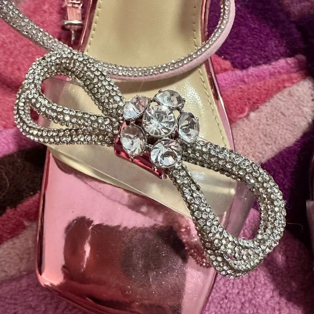 Womens pink Rhinestone Bow strappy Sandals size 7